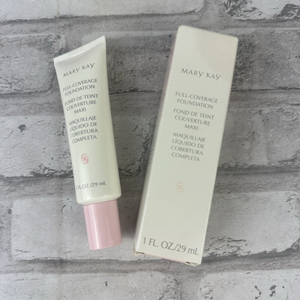 Mary Kay FULL Coverage Liquid Foundation Ivory 202 New Old Stock